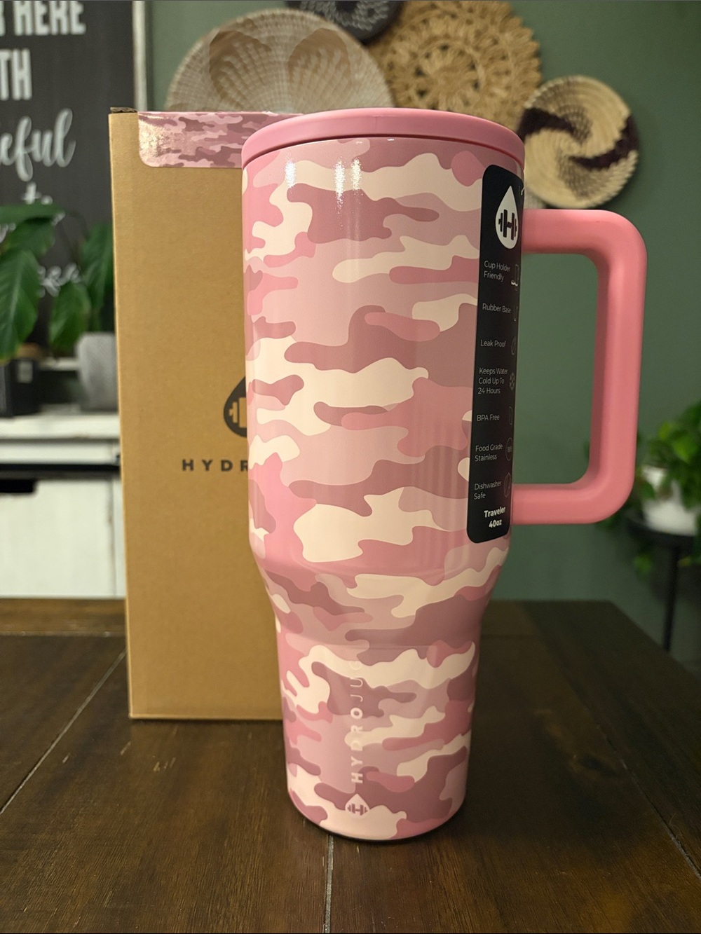Hydrojug Blush Camo Traveler
Traveler (40oz)! New!